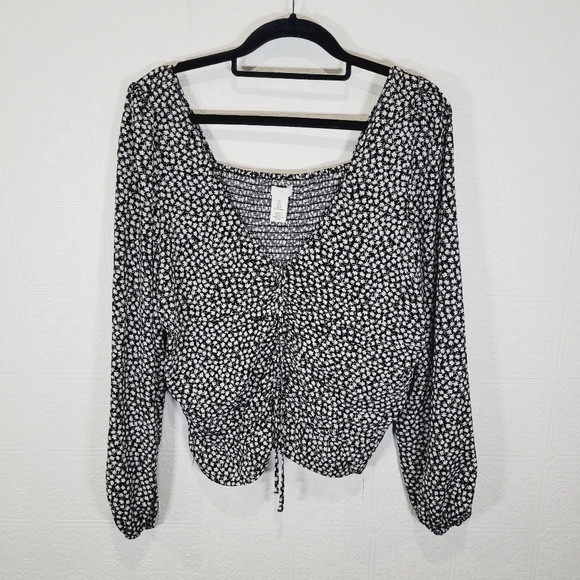 H&M draped low cut blouse - Picture 2 of 9